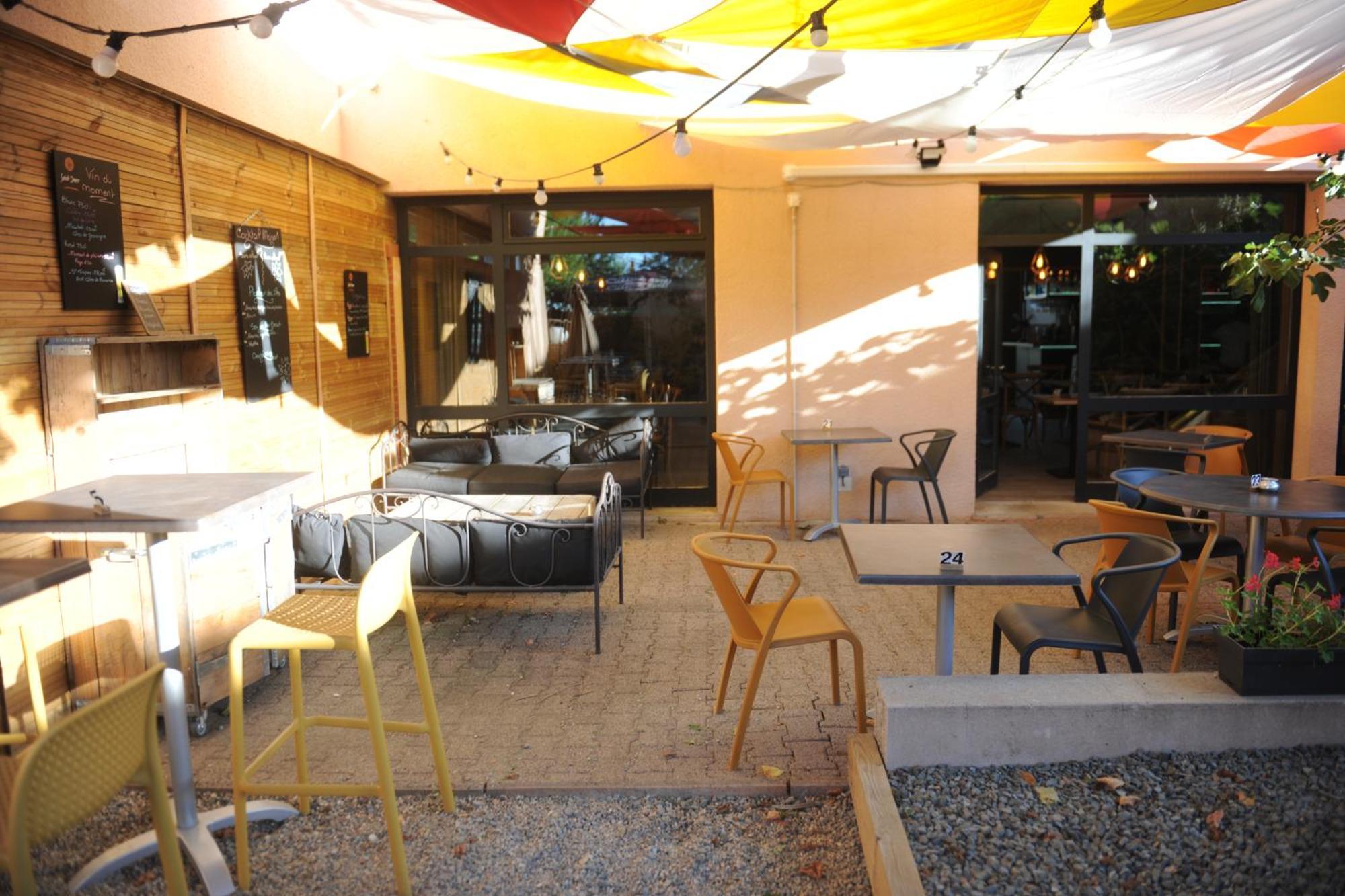 Hotel Restaurant Cirius Montrond-les-Bains Exterior foto