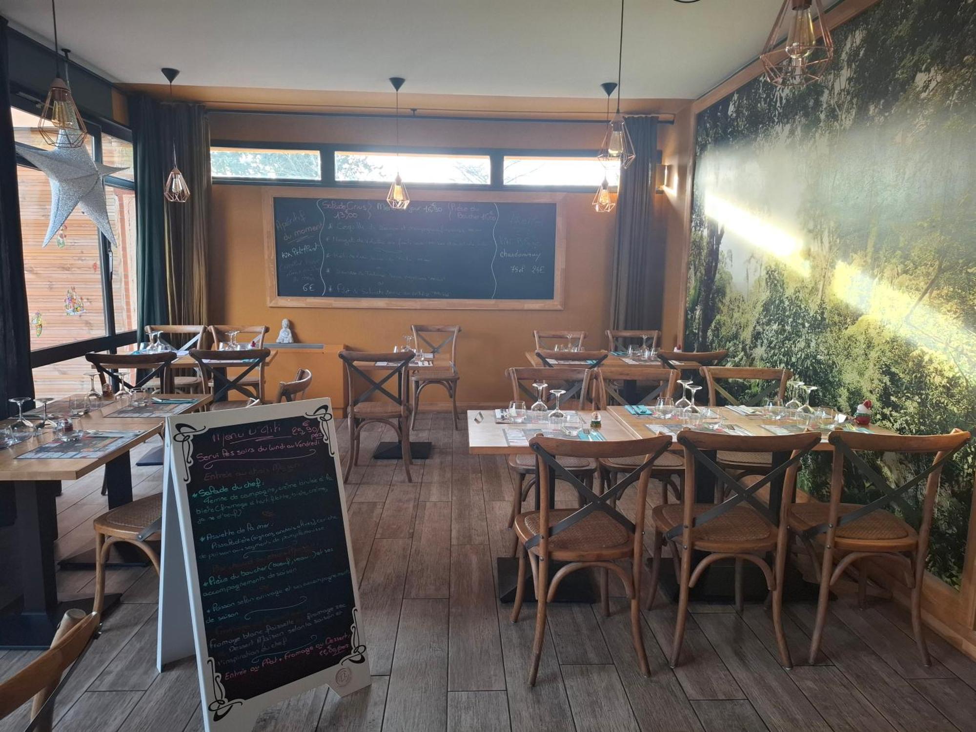 Hotel Restaurant Cirius Montrond-les-Bains Exterior foto